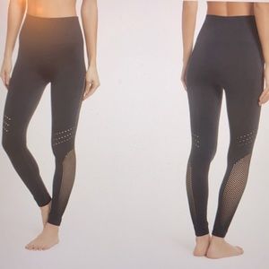 Hardly used, like new leggings